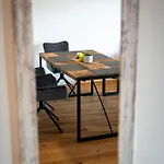 Aparthome Near Munich Airport Апартаменты *
