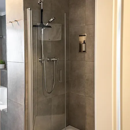 Aparthome Eching Deluxe Near Munich Airport *
